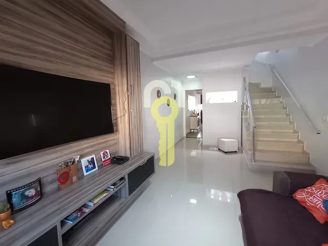 Sobrado com 125m² 3 quartos e 4 banheiros, à venda, no bairro Jardim Rio das Pedras em Cotia