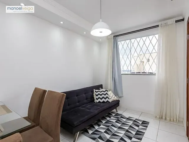 Sobrado 2 quartos e 1 banheiro, à venda, no bairro Guabirotuba em Curitiba