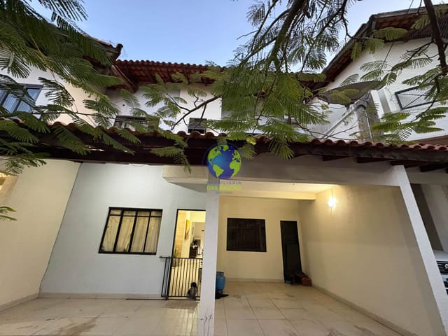 Sobrado com 206m² 4 quartos e 2 banheiros, à venda, no bairro Barra do Pari em Cuiabá