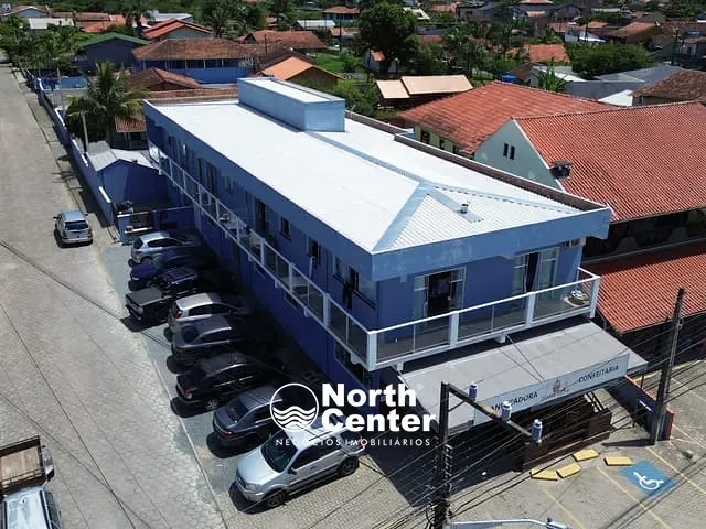 Sobrado com 1400m² 8 quartos e 7 banheiros, à venda, no bairro Costeira em Balneário Barra do Sul
