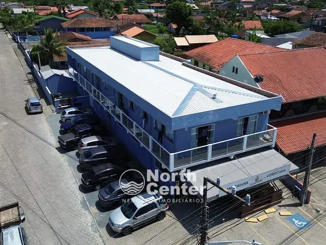 Sobrado com 1400m² 8 quartos e 7 banheiros, à venda, no bairro Costeira em Balneário Barra do Sul