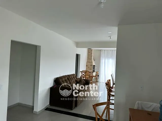 Sobrado com 1400m² 8 quartos e 7 banheiros, à venda, no bairro Costeira em Balneário Barra do Sul