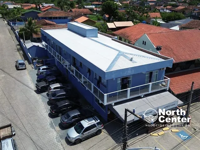 Sobrado com 1400m² 8 quartos e 7 banheiros, à venda, no bairro Costeira em Balneário Barra do Sul