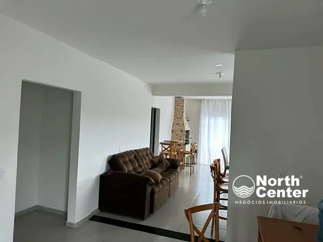 Sobrado com 1400m² 8 quartos e 7 banheiros, à venda, no bairro Costeira em Balneário Barra do Sul