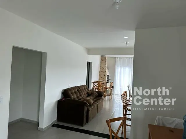 Sobrado com 1400m² 8 quartos e 7 banheiros, à venda, no bairro Costeira em Balneário Barra do Sul