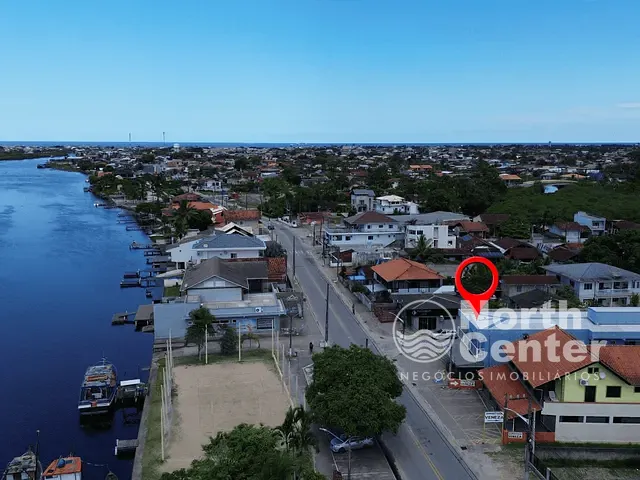 Sobrado com 1400m² 8 quartos e 7 banheiros, à venda, no bairro Costeira em Balneário Barra do Sul