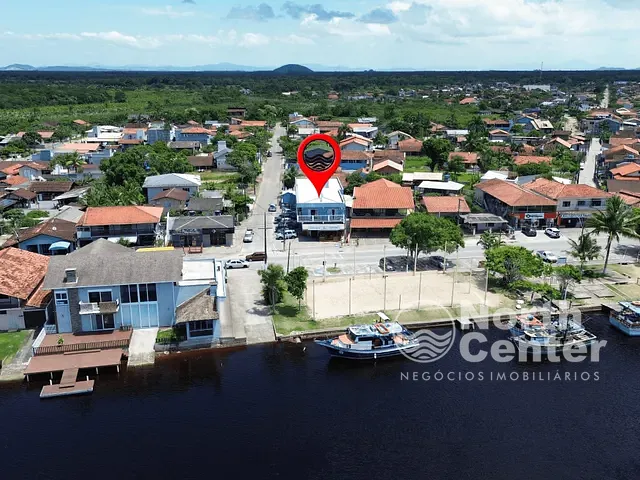 Sobrado com 1400m² 8 quartos e 7 banheiros, à venda, no bairro Costeira em Balneário Barra do Sul