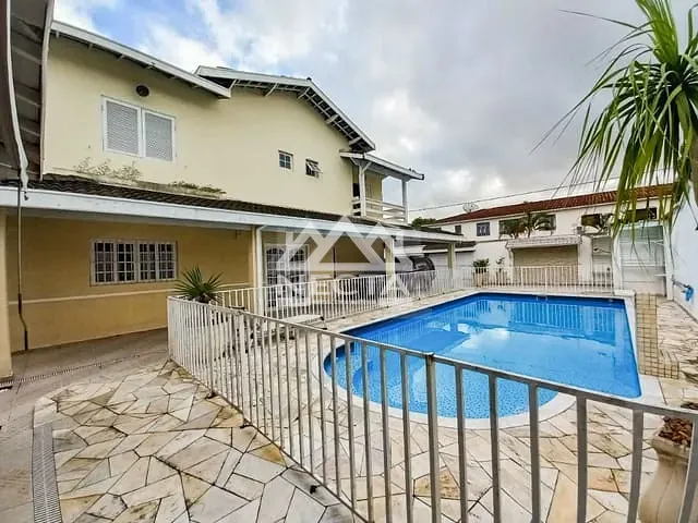 Sobrado com 308m² 3 quartos e 3 banheiros, à venda, no bairro Jardim Primavera em Caraguatatuba