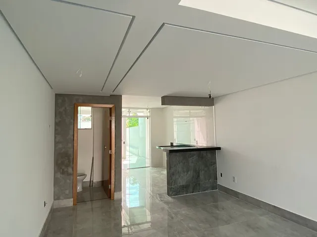 Sobrado com 174m² 3 quartos e 1 banheiro, à venda, no bairro Parque Xangri-Lá em Contagem