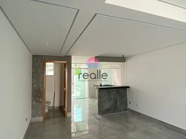 Sobrado com 174m² 3 quartos e 1 banheiro, à venda, no bairro Parque Xangri-Lá em Contagem