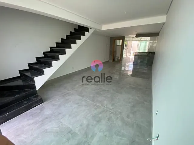 Sobrado com 174m² 3 quartos e 1 banheiro, à venda, no bairro Parque Xangri-Lá em Contagem