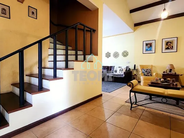 Sobrado com 330m² 3 quartos e 4 banheiros, à venda ou para alugar, no bairro Campos Elíseos em Taubaté