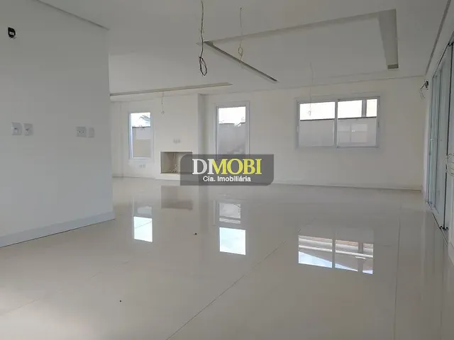 Sobrado com 390m² 4 quartos e 5 banheiros, à venda, no bairro São Vicente em Gravataí
