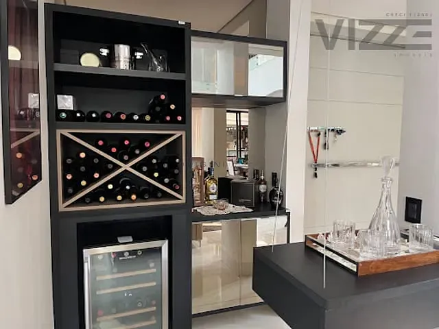 Sobrado com 480m² 4 quartos e 7 banheiros, à venda, no bairro Residencial Damha em Campo Grande