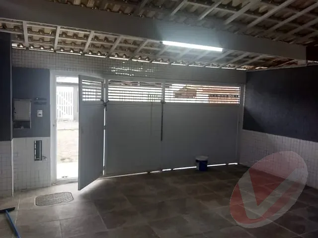 Sobrado com 212m² 3 quartos e 4 banheiros, à venda, no bairro Maracanã em Praia Grande