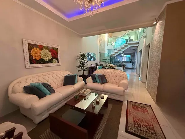 Sobrado com 575m² 6 quartos e 5 banheiros, à venda, no bairro Vila Taveirópolis em Campo Grande