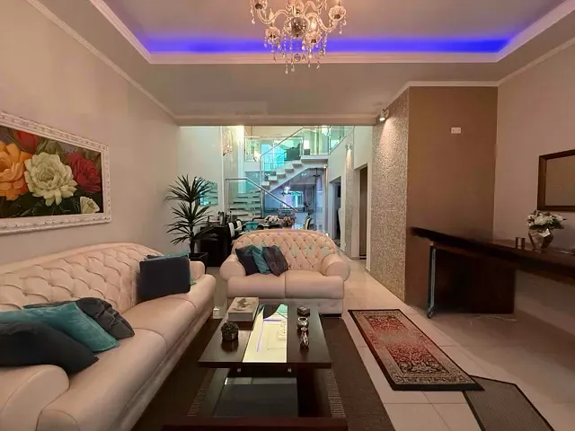 Sobrado com 575m² 6 quartos e 5 banheiros, à venda, no bairro Vila Taveirópolis em Campo Grande