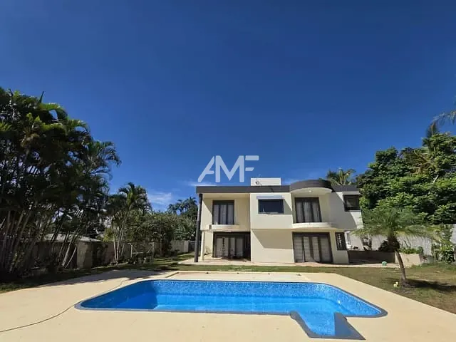 Sobrado com 530m² 4 quartos e 5 banheiros, à venda, no bairro Setor Habitacional Vicente Pires - Trecho 3 em Brasília