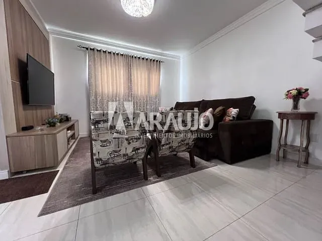 Sobrado com 288m² 3 quartos e 2 banheiros, à venda, no bairro São Judas em Itajaí