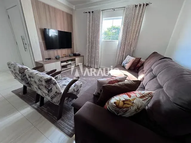 Sobrado com 288m² 3 quartos e 2 banheiros, à venda, no bairro São Judas em Itajaí