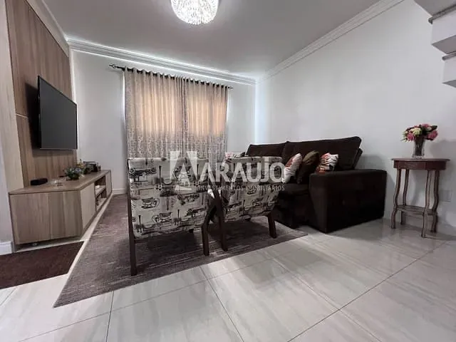 Sobrado com 288m² 3 quartos e 2 banheiros, à venda, no bairro São Judas em Itajaí