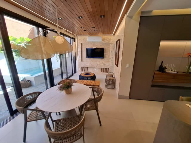 Sobrado com 143m² 3 quartos e 4 banheiros, à venda, no bairro Jardim Imperial em Aparecida de Goiânia