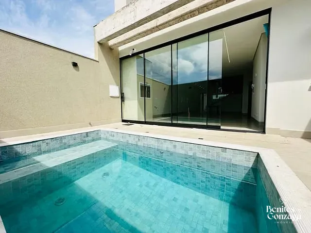 Sobrado 3 quartos e 4 banheiros, à venda, no bairro Jardim Cidade Monções em Maringá