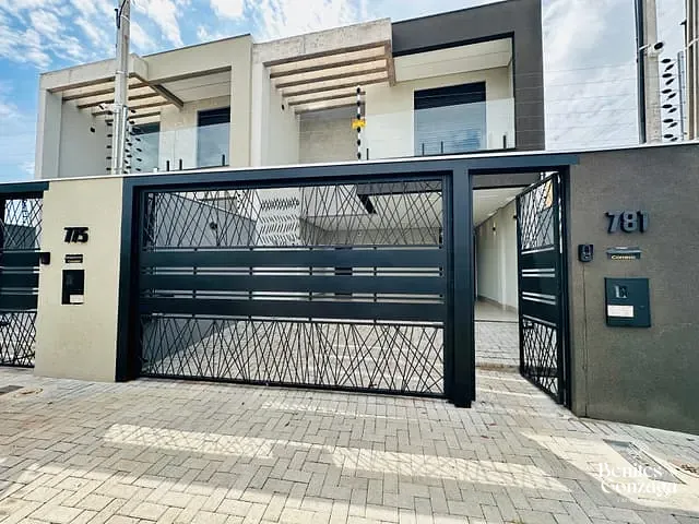 Sobrado 3 quartos e 4 banheiros, à venda, no bairro Jardim Cidade Monções em Maringá