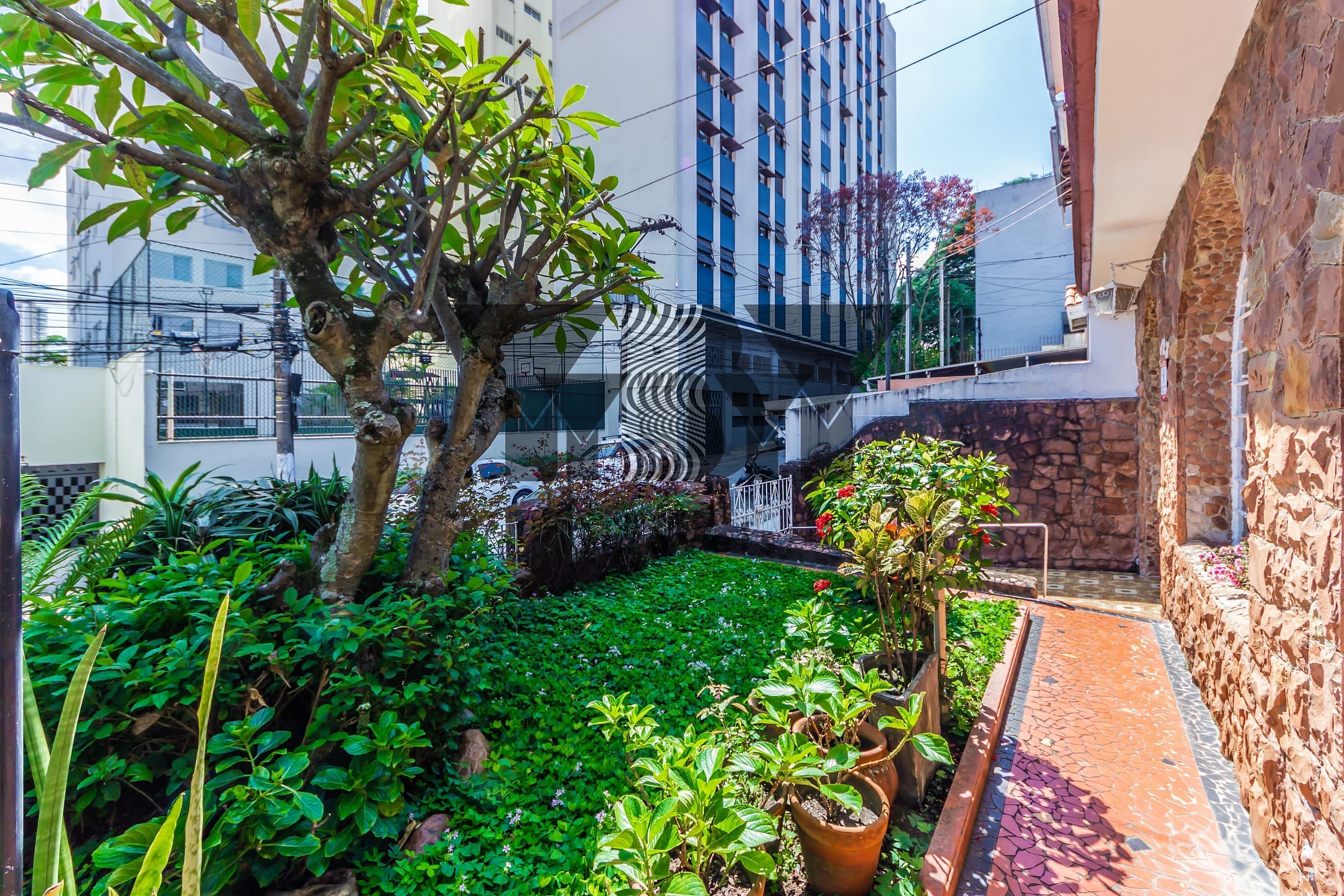 Sobrado à venda com 3 quartos, 200m² - Foto 2