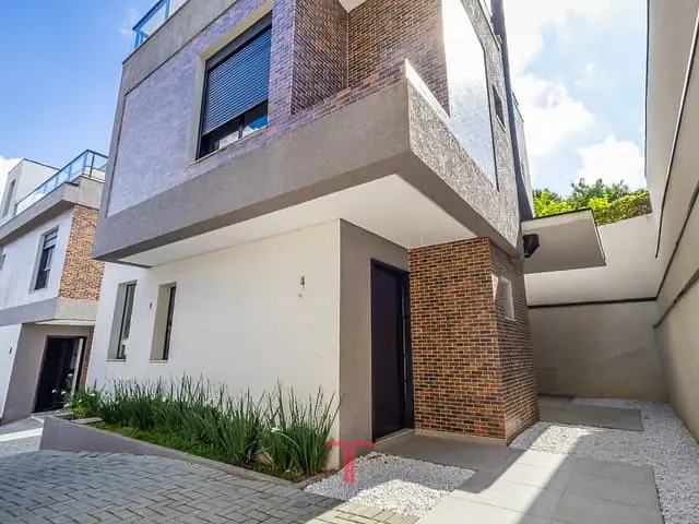 Sobrado com 89m² 3 quartos e 3 banheiros, à venda, no bairro Lindóia em Curitiba