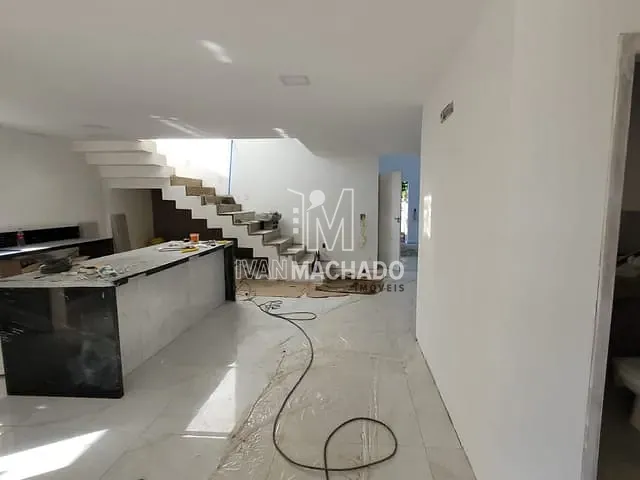 Sobrado com 480m² 4 quartos e 6 banheiros, à venda ou para alugar, no bairro Boulevard Lagoa em Serra