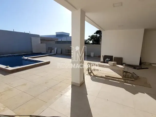 Sobrado com 480m² 4 quartos e 6 banheiros, à venda ou para alugar, no bairro Boulevard Lagoa em Serra