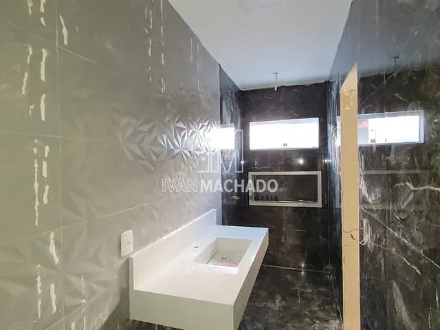 Sobrado com 480m² 4 quartos e 6 banheiros, à venda ou para alugar, no bairro Boulevard Lagoa em Serra