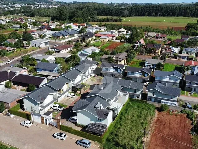 Sobrado com 52m² 2 quartos e 2 banheiros, à venda, no bairro Alesgut em Teutônia