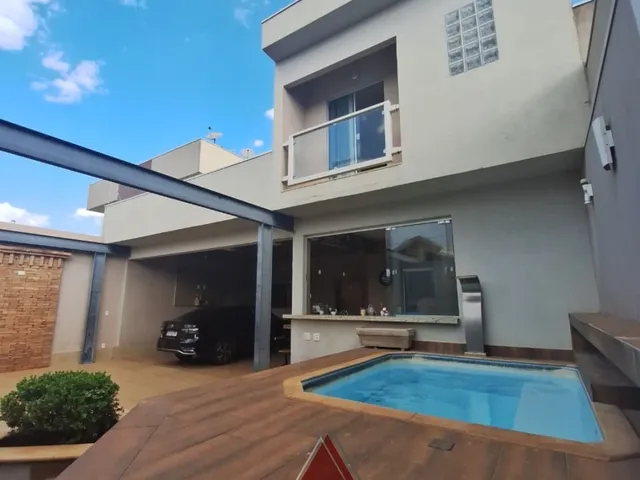 Sobrado com 303m² 3 quartos e 3 banheiros, à venda, no bairro Parque Moema em Franca