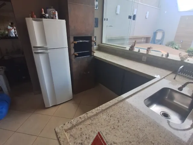 Sobrado com 303m² 3 quartos e 3 banheiros, à venda, no bairro Parque Moema em Franca