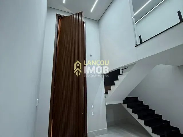 Sobrado com 260m² 3 quartos e 2 banheiros, à venda, no bairro Vila Rio Branco em Jundiaí