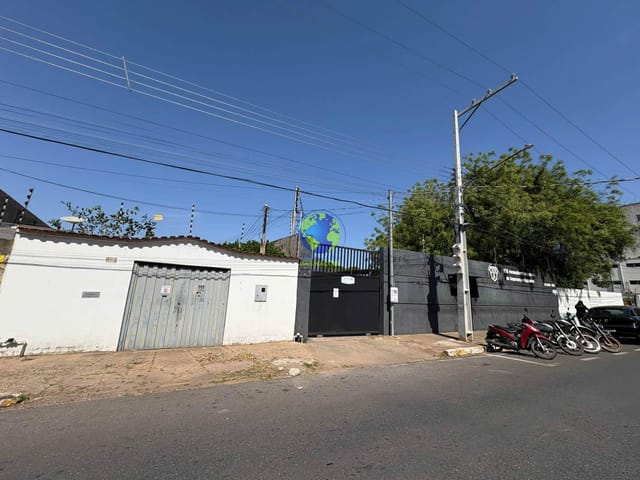 Sobrado com 361m² 5 quartos e 3 banheiros, à venda, no bairro Centro-Sul em Cuiabá