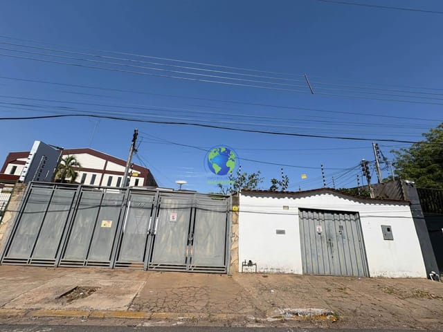 Sobrado com 361m² 5 quartos e 3 banheiros, à venda, no bairro Centro-Sul em Cuiabá