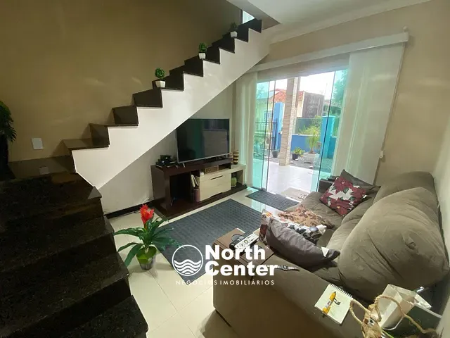 Sobrado com 286m² 5 quartos e 3 banheiros, à venda, no bairro Centro em Balneário Barra do Sul