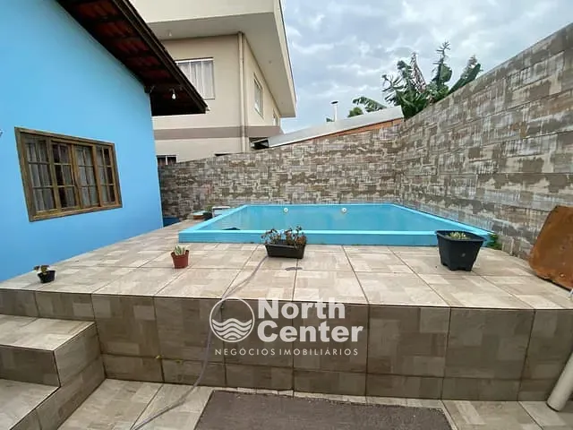 Sobrado com 286m² 5 quartos e 3 banheiros, à venda, no bairro Centro em Balneário Barra do Sul