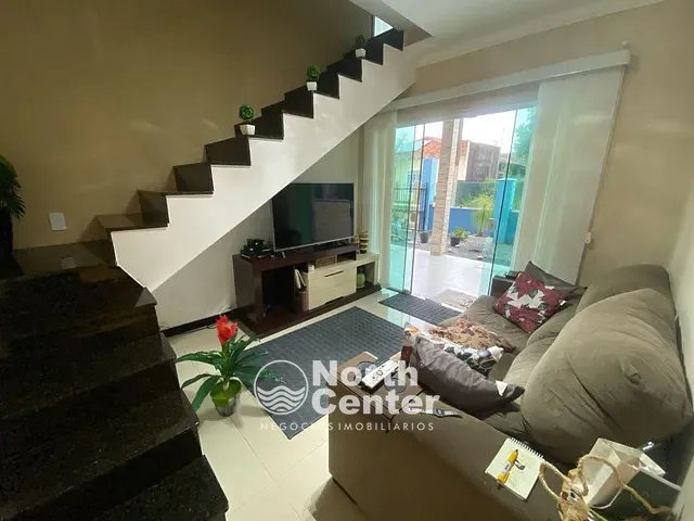 Sobrado com 286m² 5 quartos e 3 banheiros, à venda, no bairro Centro em Balneário Barra do Sul