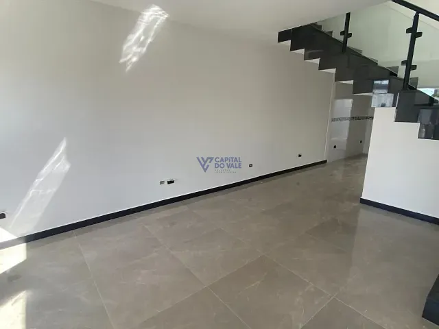 Sobrado com 150m² 3 quartos e 2 banheiros, à venda, no bairro Parque Industrial em São José dos Campos