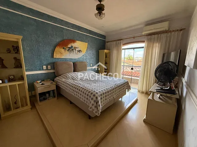 Sobrado com 400m² 3 quartos e 5 banheiros, à venda, no bairro Residencial Furlan em Santa Bárbara D'Oeste