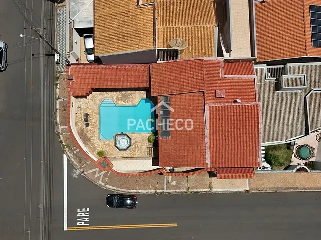 Sobrado com 400m² 3 quartos e 5 banheiros, à venda, no bairro Residencial Furlan em Santa Bárbara D'Oeste