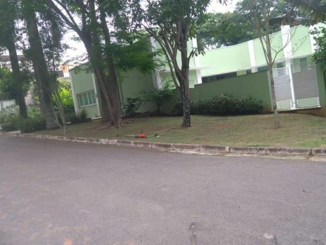 Sobrado com 1100m² 4 quartos e 6 banheiros, à venda, no bairro São Paulo II em Cotia