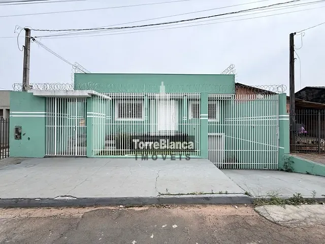 Casa com 373m² 3 quartos e 2 banheiros, à venda ou para alugar, no bairro Neves em Ponta Grossa