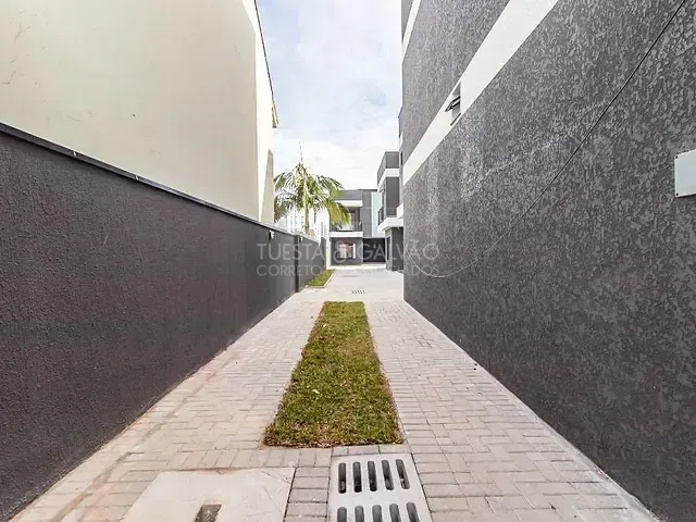 Sobrado com 99m² 3 quartos e 2 banheiros, à venda, no bairro Uberaba em Curitiba