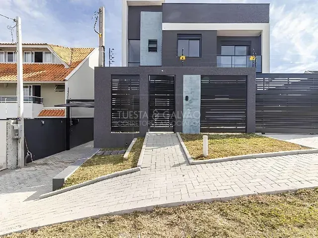 Sobrado com 99m² 3 quartos e 2 banheiros, à venda, no bairro Uberaba em Curitiba