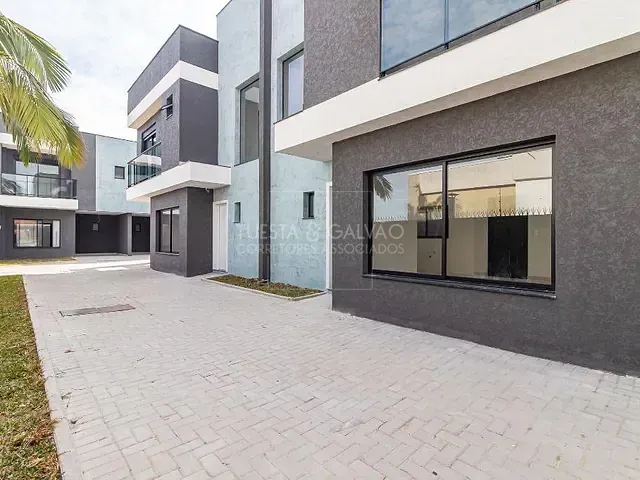 Sobrado com 99m² 3 quartos e 2 banheiros, à venda, no bairro Uberaba em Curitiba